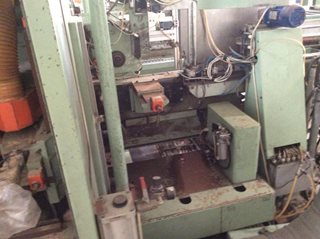 Macchina per la lavorazione del legno Cs bimatic 70 Legnomac vende macchine per la lavorazione del legno. Macchina Squadrabordatrice 1* e * di linea Stefani modello CS Bimatic 70