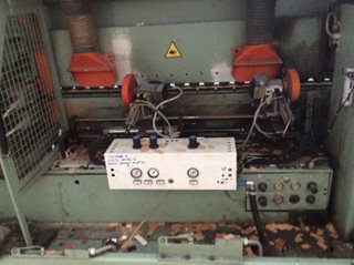 Macchina per la lavorazione del legno Cs bimatic 70 Legnomac vende macchine per la lavorazione del legno. Macchina Squadrabordatrice 1* e * di linea Stefani modello CS Bimatic 70