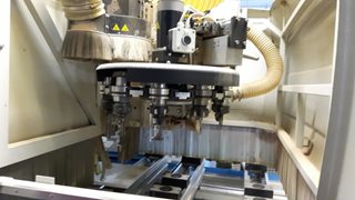 Macchina per la lavorazione del legno Jet 5 Legnomac vende macchine per la lavorazione del legno. Macchina Centro di lavoro Busellato modello Jet 5