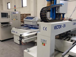 Macchina per la lavorazione del legno Vector cn 1.200 Legnomac vende macchine per la lavorazione del legno. Macchina Centro di lavoro Foratura/Fresatura marca Alberti modello Vector CN 1