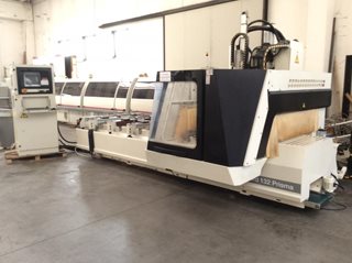 Macchina per la lavorazione del legno Record 132 prisma Legnomac vende macchine per la lavorazione del legno. Macchina Centro di lavoro SCM mod. Record 132 Prisma a 5 assi