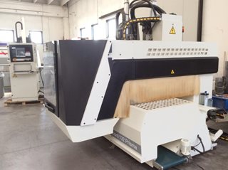 Macchina per la lavorazione del legno Record 132 prisma Legnomac vende macchine per la lavorazione del legno. Macchina Centro di lavoro SCM mod. Record 132 Prisma a 5 assi