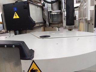Macchina per la lavorazione del legno Record 132 Legnomac vende macchine per la lavorazione del legno. Macchina Centro di lavoro SCM mod Record 132 usato