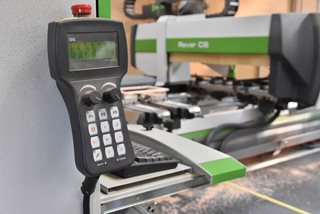 Macchina per la lavorazione del legno Rover c 6.50 Legnomac vende macchine per la lavorazione del legno. Macchina Centro di lavoro marca Biesse modello Rover C 6.50 anno 2005