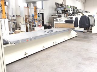 Macchina per la lavorazione del legno Record 240 Legnomac vende macchine per la lavorazione del legno. Macchina Centro di lavoro per porte Scm mod. Record 240
