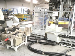 Macchina per la lavorazione del legno Pentax Legnomac vende macchine per la lavorazione del legno. Macchina centro di lavoro a 5 assi marca CMS modello Pentax