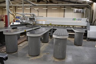 Macchina per la lavorazione del legno Ebt 120 Legnomac vende macchine per la lavorazione del legno. Macchina Sezionatrice marca Selco modello EBT 120