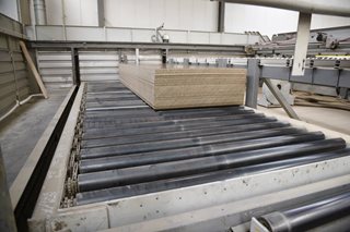 Macchina per la lavorazione del legno Ebt 120 Legnomac vende macchine per la lavorazione del legno. Macchina Sezionatrice marca Selco modello EBT 120
