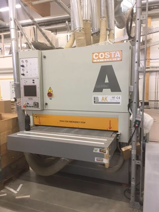 Macchina per la lavorazione del legno Ak cct. 1.350 Legnomac vende macchine per la lavorazione del legno. Macchina Calibratrice /Levigatrice marca Costa modella AK CCT. 1.350