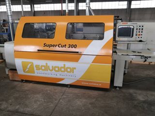 Macchina per la lavorazione del legno Super cut 300 Legnomac vende macchine per la lavorazione del legno. Macchina Impianto di troncatura / ottimizatrice di taglio Salvador Super Cut 30
