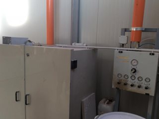Macchina per la lavorazione del legno Impianto di verniciatura automatico per serramenti Legnomac vende macchine per la lavorazione del legno. Macchina Impianto di verniciatura automatico per serramenti