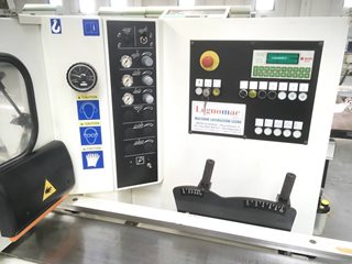 Macchina per la lavorazione del legno Superset xl Legnomac vende macchine per la lavorazione del legno. Macchina Scorniciatrice marca SCM modello Superset. XL a 5 alberi 
