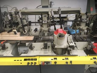 Macchina per la lavorazione del legno Unimat 23 Legnomac vende macchine per la lavorazione del legno. Macchina Scorniciatrice marca Weinig. Modello Unimat. 23